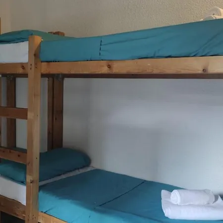 Hostal Cama Hab Compartida - Triton *