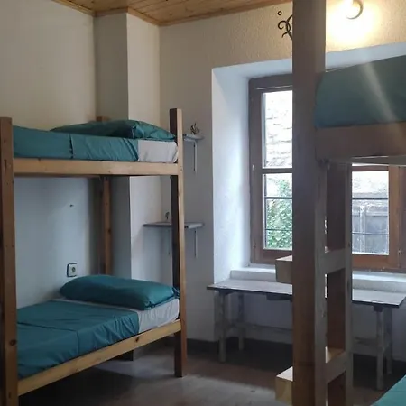 Hostal Cama Hab Compartida - Triton