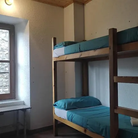 Cama Hab Compartida - Triton Hostal *