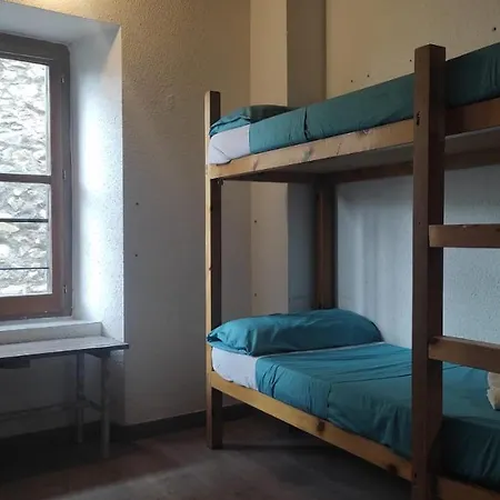 Cama Hab Compartida - Triton Hostal *