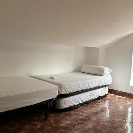 Ostello Cama Hab Compartida - Triton