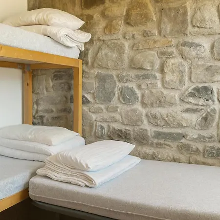 Cama Hab Compartida - Triton Ostello Villanúa