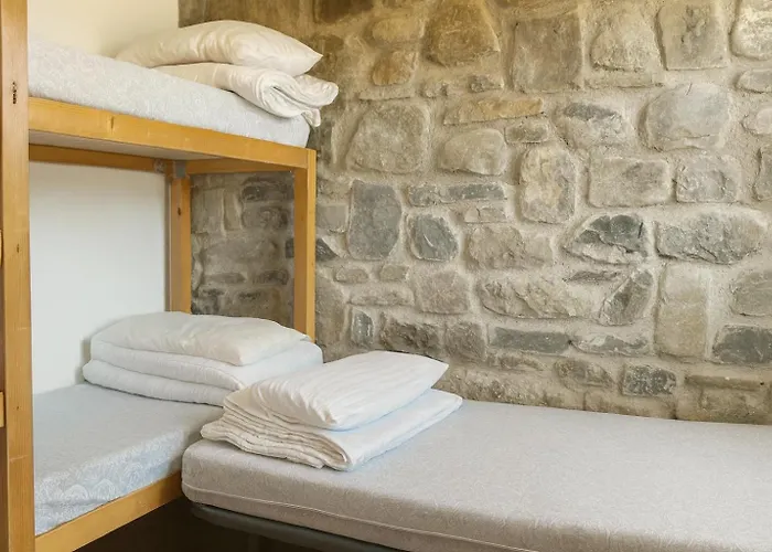 Cama Hab Compartida - Triton Vandrarhem Villanúa